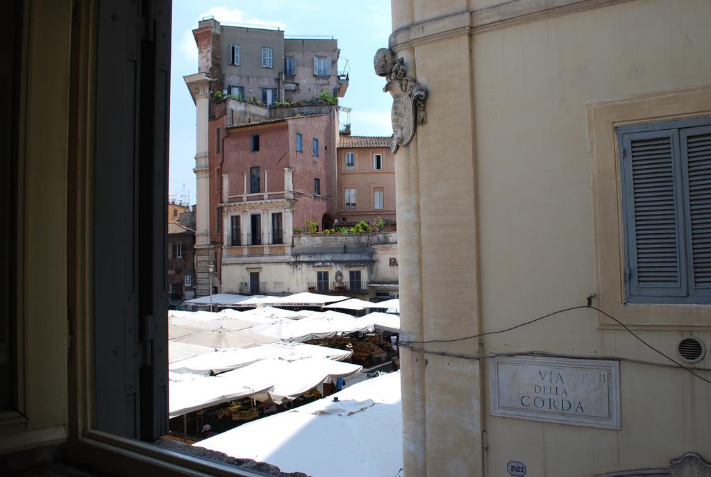 Appartamento Piazza Farnese Рим Стая снимка