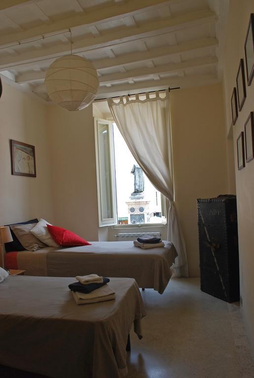 Appartamento Piazza Farnese Рим Стая снимка